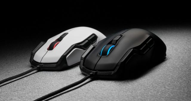 Roccat Kova AIMO im ausführlichen Test 2 Die Roccat Kova AIMO ist in Schwaz und Weiß erhältlich.